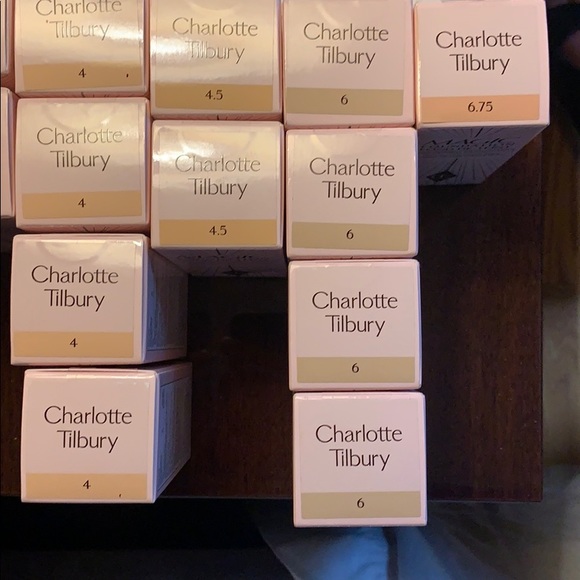 Charlotte Tilbury Magic foundation fond de feint - Picture 10 of 11